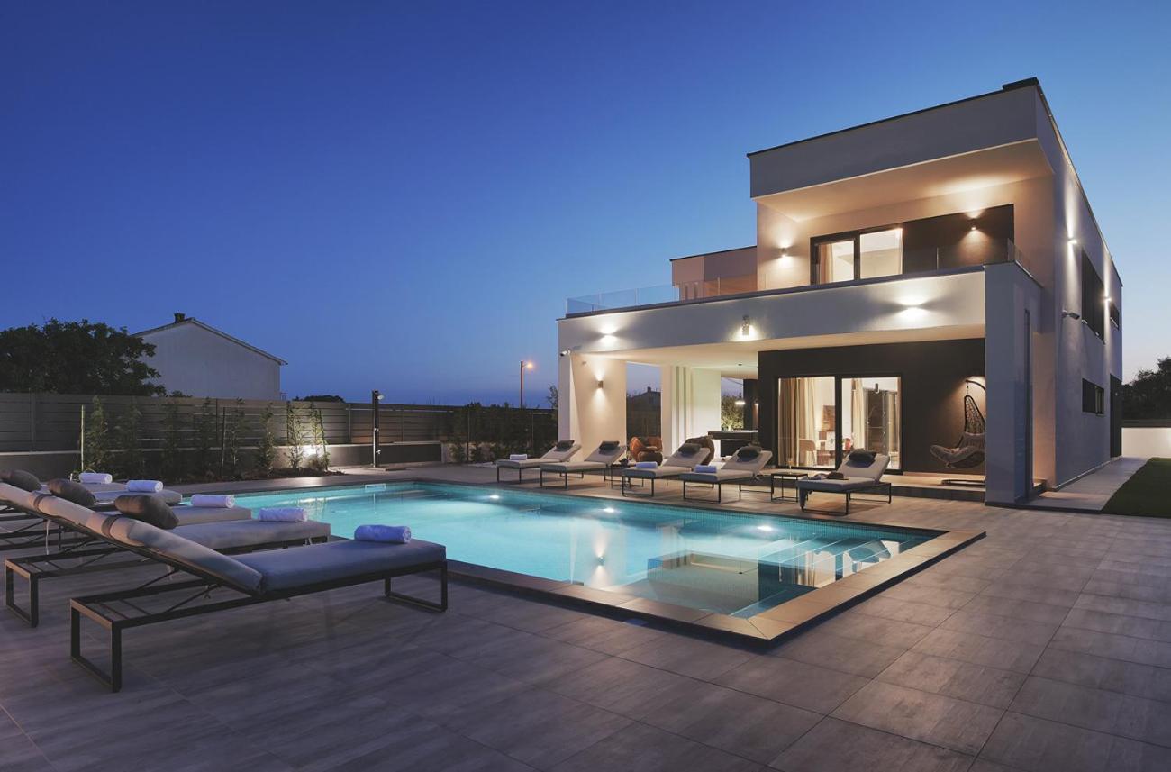 Villa Ula In Pula With Heated Pool And Sauna Exterior foto